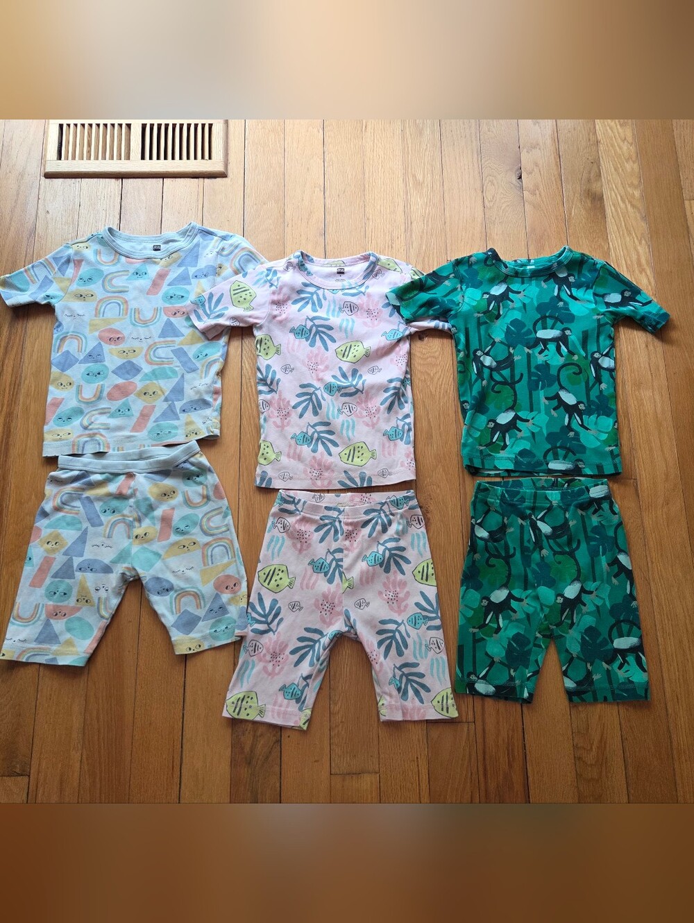 Tea Collection Kids Short Sleeve Pajama Set Lot Size 8